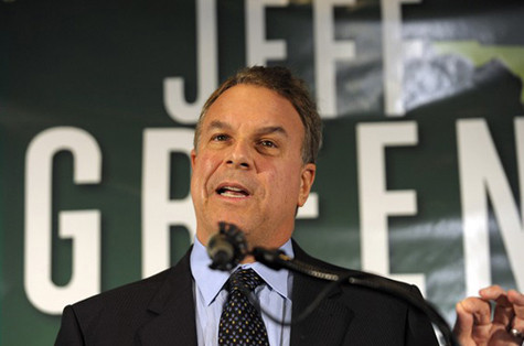 Là một trong những "ông trùm" bất động sản lớn lên tại thành phố Worcester, Massachusetts (Mỹ). Jeff Greene nhanh chóng lọt vào danh sách 400 người giàu nhất nước Mỹ do Forbes bình chọn với số tài sản là 2,1 tỷ USD. Jeff Greene hiện đang là Ứng cử viên Thượng nghị sỹ trong cuộc bầu cử sơ bộ của Đảng Dân chủ năm 2010. Là một trong những "ông trùm" bất động sản lớn lên tại thành phố Worcester, Massachusetts (Mỹ). Jeff Greene nhanh chóng lọt vào danh sách 400 người giàu nhất nước Mỹ do Forbes bình chọn với số tài sản là 2,1 tỷ USD. Jeff Greene hiện đang là Ứng cử viên Thượng nghị sỹ trong cuộc bầu cử sơ bộ của Đảng Dân chủ năm 2010.