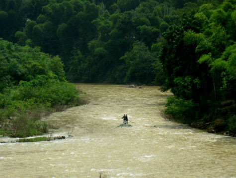 Được bao bọc bởi núi cao và sông sâu, khu di tích Hang Ma được gắn liền với những truyền thuyết nhuốm đầy yếu tố ly kỳ, bí ẩn và vẫn chưa có lời giải. Được bao bọc bởi núi cao và sông sâu, khu di tích Hang Ma được gắn liền với những truyền thuyết nhuốm đầy yếu tố ly kỳ, bí ẩn và vẫn chưa có lời giải.