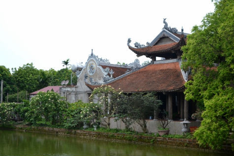 Chùa Nôm nằm trong quần thể di tích làng Nôm, tên tự là Linh Thông cổ tự, xã Đại Đồng, (huyện Văn Lâm, tỉnh Hưng Yên) thuộc thiền phái Lâm Tế (Ảnh: Internet). Chùa Nôm nằm trong quần thể di tích làng Nôm, tên tự là Linh Thông cổ tự, xã Đại Đồng, (huyện Văn Lâm, tỉnh Hưng Yên) thuộc thiền phái Lâm Tế (Ảnh: Internet).