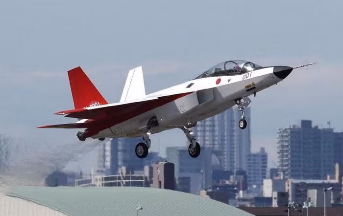 Ngày 22/4/2016, máy bay chiến đấu tàng hình X-2 Shinshin Nhật Bản lần đầu tiên bay thử thành công từ sân bay Nagoya đến căn cứ không quân Gifu. Nguồn ảnh: Tân Hoa Xã.