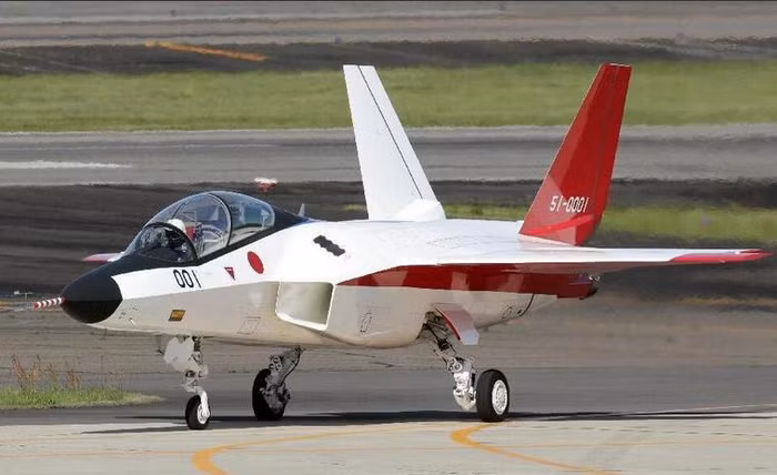 Ngày 22/4/2016, máy bay chiến đấu tàng hình X-2 Shinshin Nhật Bản lần đầu tiên bay thử thành công từ sân bay Nagoya đến căn cứ không quân Gifu. Nguồn ảnh: Tân Hoa Xã.