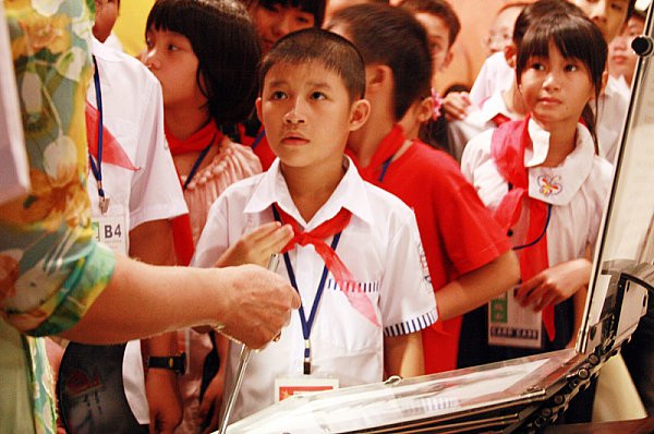 Và chăm chú nghe hướng dẫn để hiểu lịch Sử