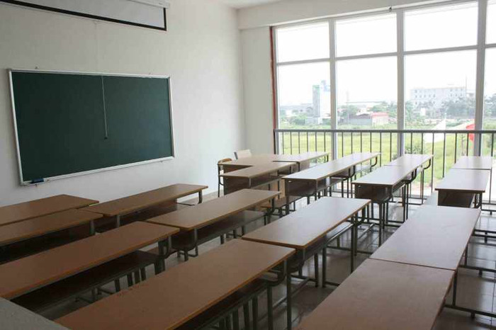 Phòng học tại đây được bố trí thoáng mát, tạo hứng thú cho người học. Phòng học tại đây được bố trí thoáng mát, tạo hứng thú cho người học.