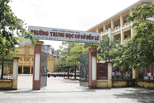Nhiều phụ huynh không đồng tình với cách "kêu gọi" học thêm ở trường THCS Đền Lừ. Ảnh Xuân Trung