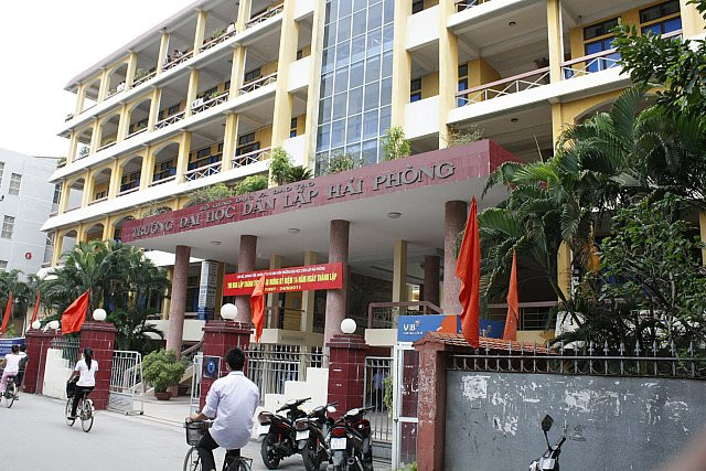 Sự đóng góp nguồn nhân lực từ các trường ĐH, CĐ NCL là không thể phủ nhận. Ảnh Xuân Trung