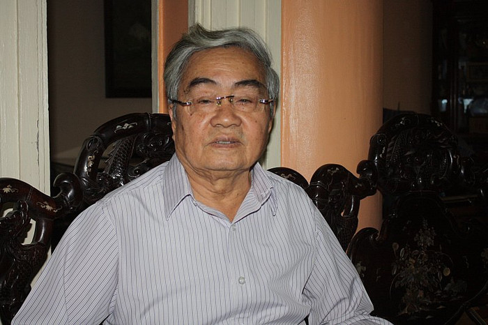 GS Phạm Minh Hạc cho rằng, việc dùng bẳng giả ví như sự tột cùng của tiêu cực. Ảnh Xuân Trung