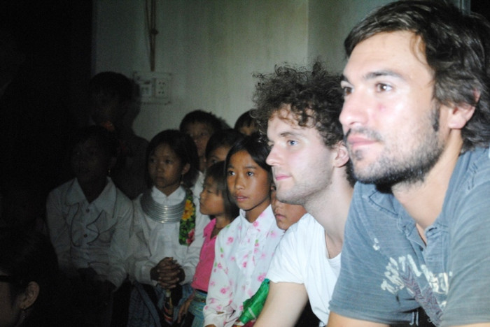 Chương trình vui Tết Trung thu năm nay còn có sự tham gia của nhiều tình nguyện viên nước ngoài. Chương trình vui Tết Trung thu năm nay còn có sự tham gia của nhiều tình nguyện viên nước ngoài.