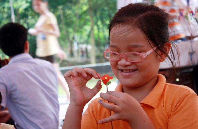 Trung thu năm nay, các em ở Hà Nội có thể tham gia nặn Tò he ở Bảo tàng Dân tộc học và một số địa điểm của phố cổ. Trung thu năm nay, các em ở Hà Nội có thể tham gia nặn Tò he ở Bảo tàng Dân tộc học và một số địa điểm của phố cổ.