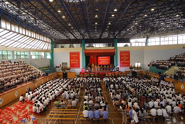 Cơ sở vật chất của trường còn có Nhà thí đấu đa năng với không gian rộng lớn, thoáng mát.