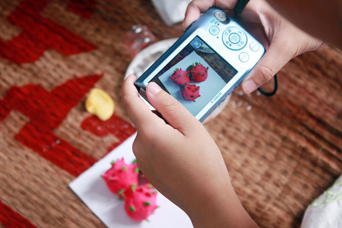 Và tự tay mình chụp lại sản phẩm của mình để làm kỷ niệm. Và tự tay mình chụp lại sản phẩm của mình để làm kỷ niệm.