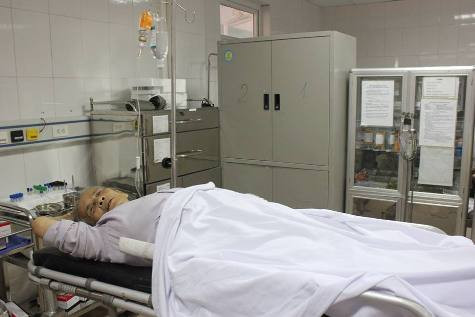 Hầu hết số người bị thương đều là cán bộ hưu trí tại xã Phù Đổng (Hà Nội) đang trên đường vào Nghệ An du lịch Hầu hết số người bị thương đều là cán bộ hưu trí tại xã Phù Đổng (Hà Nội) đang trên đường vào Nghệ An du lịch