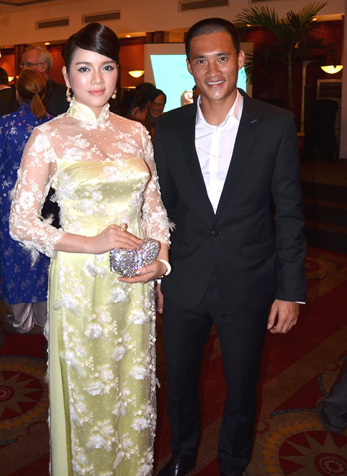 Anh gặp gỡ và chụp ảnh kỷ niệm với người đẹp Lý Nhã Kỳ, Đại sứ Du lịch của Việt Nam Anh gặp gỡ và chụp ảnh kỷ niệm với người đẹp Lý Nhã Kỳ, Đại sứ Du lịch của Việt Nam