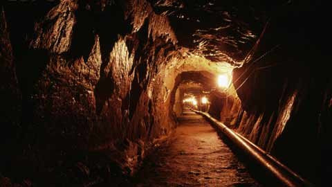 Đường hầm bên dưới khu vực phi quân sự do quân đội Triều Tiên xây dựng. Đường hầm bên dưới khu vực phi quân sự do quân đội Triều Tiên xây dựng.