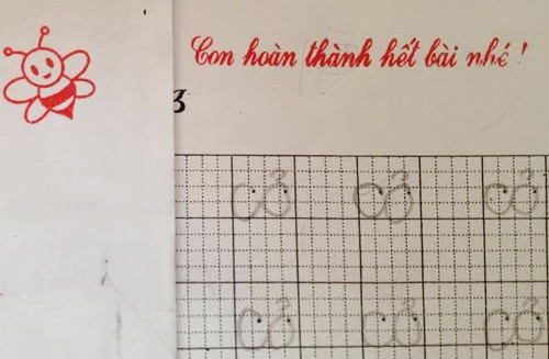 Cấm giáo viên nhận xét học sinh bằng con dấu. Cấm giáo viên nhận xét học sinh bằng con dấu.