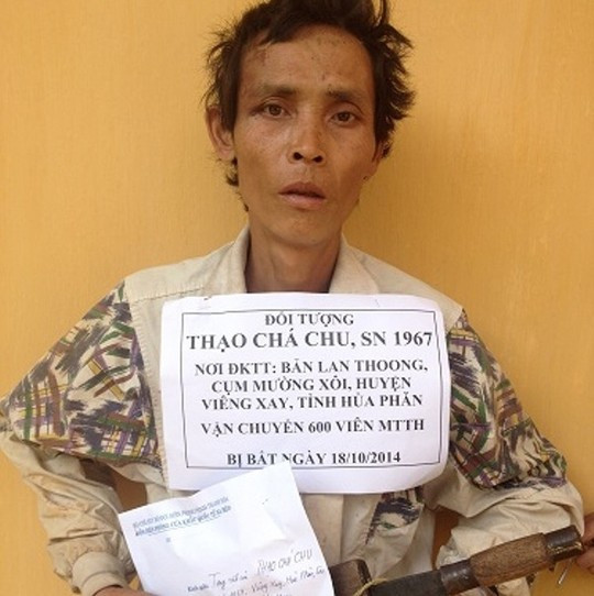 Thạo Chá Chu và số tang vật thu được.