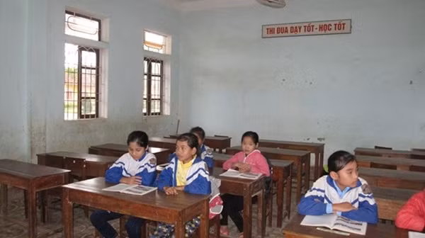 Gần 600 học sinh Hà Tĩnh phải nghỉ học do những việc làm của người lớn khiến chúng ta lo lắng. Hiện các em đã đi học trở lại.