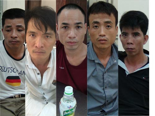 Các đối tượng trong đường dây buôn bán ma túy về TP. HCM tại cơ quan công an. Các đối tượng trong đường dây buôn bán ma túy về TP. HCM tại cơ quan công an.