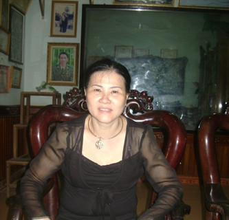 Bà Tuệ, mẹ tiền đạo Công Vinh. Ảnh: X.H Bà Tuệ, mẹ tiền đạo Công Vinh. Ảnh: X.H