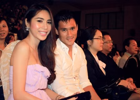 Thủy Tiên được mẹ chồng tương lai gửi gắm niềm tin sẽ sinh con trong năm nay rồi mới tổ chức đám cưới