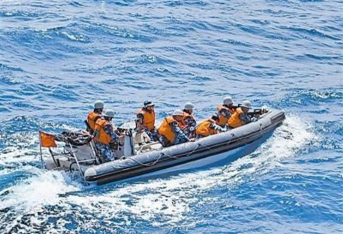 Tàu cỡ nhỏ Hạm đội Nam Hải tham gia tập trận ở Biển Đông (nguồn báo Hoàn Cầu, TQ) Tàu cỡ nhỏ Hạm đội Nam Hải tham gia tập trận ở Biển Đông (nguồn báo Hoàn Cầu, TQ)