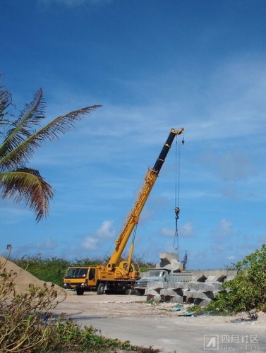 Trung Quốc xây dựng phi pháp các công trình trên đảo Phú Lâm, quần đảo Hoàng Sa của Việt Nam (nguồn mạng sina Trung Quốc)