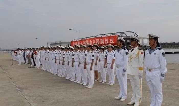 Trung Quốc tổ chức lễ biên chế tàu thử nghiệm tổng hợp mới Lý Tứ Quang (nguồn Tân Hoa xã)