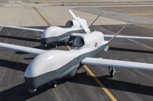 Nhật Bản sẽ mua máy bay do thám không người lái Global Hawk của Mỹ Nhật Bản sẽ mua máy bay do thám không người lái Global Hawk của Mỹ