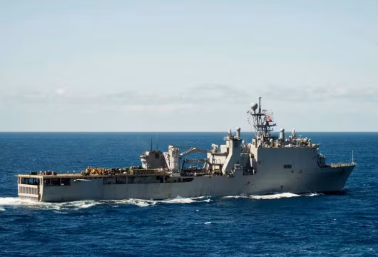 Tàu tấn công đổ bộ USS Germantown của Hải quân Mỹ ở vịnh Subic, Philippines ngày 29 tháng 9 năm 2014