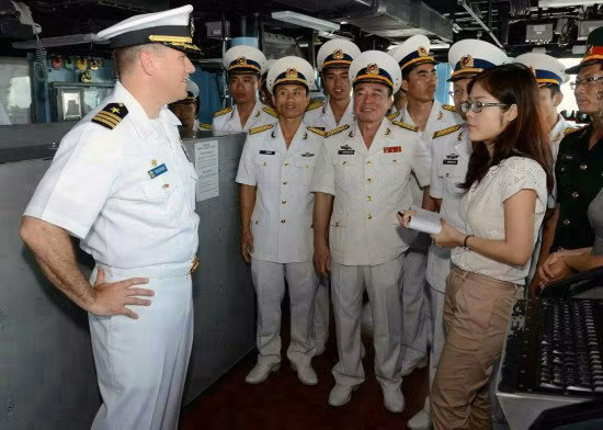 Tàu chiến Mỹ thăm Việt Nam