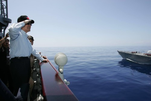 Tổng thống Đài Loan Mã Anh Cửu tham gia duyệt binh trên biển