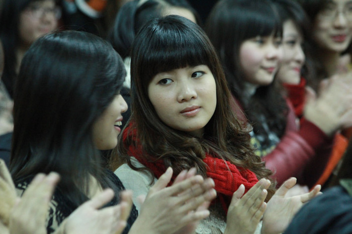 Miss FU năm nay của ĐH FPT được chia thành các vòng sơ loại, vòng sơ khảo và vòng chung kết. Mỗi vòng thi đã đón nhận rất nhiều thí sinh đăng kí, thậm chí 2 thí sinh đang học tại Philipines cũng gửi ảnh tham dự. >>Nhan sắc ngọt ngào của Hoa khôi Bích Khanh >>Ngẩn ngơ trước nhan sắc của Mỹ Nhân >> Ngắm vẻ đẹp căng tràn của Lê Hoàng Bảo Trân >>Thục Vy - Á khôi cực xinh trên đất Sài thành Miss FU năm nay của ĐH FPT được chia thành các vòng sơ loại, vòng sơ khảo và vòng chung kết. Mỗi vòng thi đã đón nhận rất nhiều thí sinh đăng kí, thậm chí 2 thí sinh đang học tại Philipines cũng gửi ảnh tham dự. >>Nhan sắc ngọt ngào của Hoa khôi Bích Khanh >>Ngẩn ngơ trước nhan sắc của Mỹ Nhân >> Ngắm vẻ đẹp căng tràn của Lê Hoàng Bảo Trân >>Thục Vy - Á khôi cực xinh trên đất Sài thành