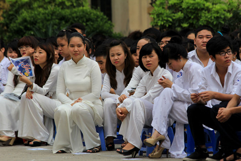 Học sinh Trường THPT Đinh Tiên Hoàng (Hà Nội) trong ngày khai giảng năm học mới. Ảnh minh họa Xuân Trung