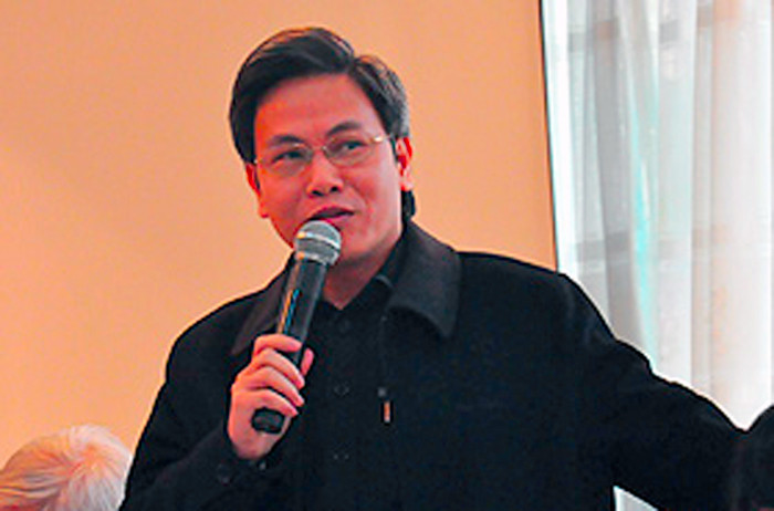 Ông Giản Tư Trung chia sẻ tại Hội thảo: "Giải pháp cho đổi mới căn bản, toàn diện giáo dục và đào tạo". Ông Giản Tư Trung chia sẻ tại Hội thảo: "Giải pháp cho đổi mới căn bản, toàn diện giáo dục và đào tạo".