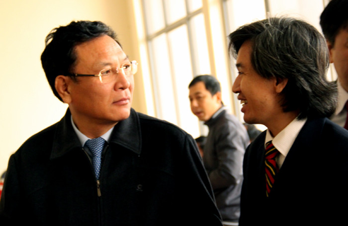Bộ trưởng Phạm Vũ Luận trao đổi với ông Lê Lâm, Hiệu trưởng Trường Cao đẳng Kinh tế - Kỹ thuật Sài Gòn. Ảnh Xuân Trung Bộ trưởng Phạm Vũ Luận trao đổi với ông Lê Lâm, Hiệu trưởng Trường Cao đẳng Kinh tế - Kỹ thuật Sài Gòn. Ảnh Xuân Trung