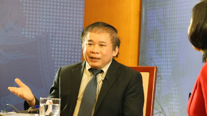 Thứ trưởng Bộ GD&ĐT Bùi Văn Ga trong buổi đối thoại. Ảnh Xuân Trung