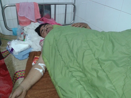 Trong cuộc nói chuyện tài xế và cũng là chủ chiếc xe khách bị nạn thừa nhận đã nhiều lần chở vỏ bình khí ô xy để bơm và đổi Trong cuộc nói chuyện tài xế và cũng là chủ chiếc xe khách bị nạn thừa nhận đã nhiều lần chở vỏ bình khí ô xy để bơm và đổi