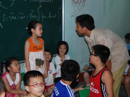 Học tiếng Anh bằng những mẩu truyện cười giúp học sinh mau hiểu và có hứng thú hơn (ảnh minh hoạ) Học tiếng Anh bằng những mẩu truyện cười giúp học sinh mau hiểu và có hứng thú hơn (ảnh minh hoạ)