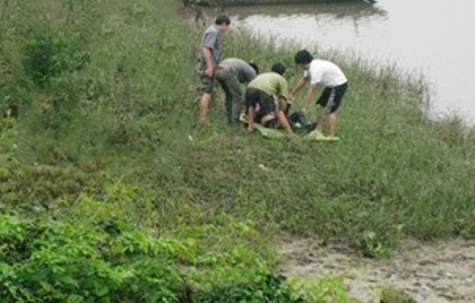 Hiện trường nơi phát hiện xác Bình bị chết đuối Hiện trường nơi phát hiện xác Bình bị chết đuối