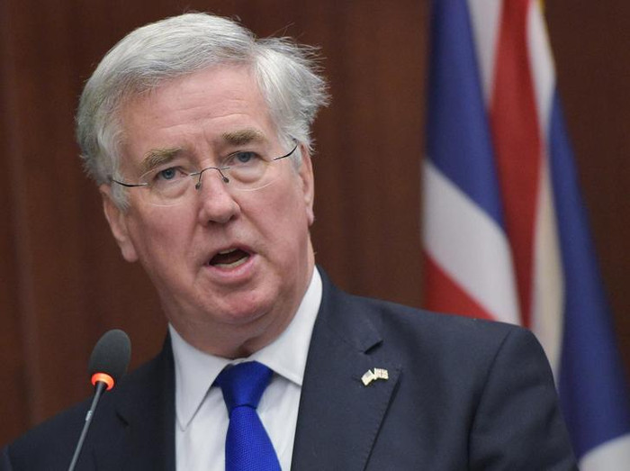 Bộ trưởng Quốc phòng Anh Michael Fallon Bộ trưởng Quốc phòng Anh Michael Fallon