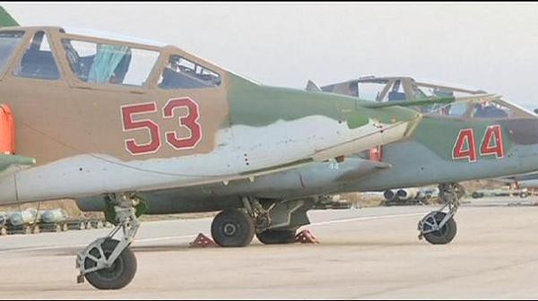 Máy bay tấn công Su-25 Nga đợi lệnh không kích IS (nguồn Thời báo Hoàn Cầu, Trung Quốc) Máy bay tấn công Su-25 Nga đợi lệnh không kích IS (nguồn Thời báo Hoàn Cầu, Trung Quốc)