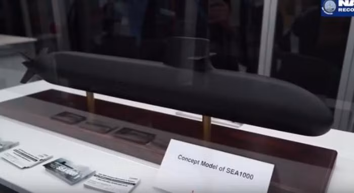 Mô hình tàu ngầm thông thường phiên bản xuất khẩu Nhật Bản dựa trên tàu ngầm lớp Soryu được Nhật Bản trưng bày tại Triển lãm quốc phòng Australia năm 2015