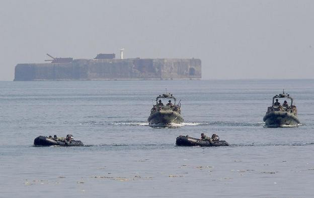 Quân đội Mỹ và Philippines tiến hành diễn tập đổ bộ Phiblex 2015 Quân đội Mỹ và Philippines tiến hành diễn tập đổ bộ Phiblex 2015