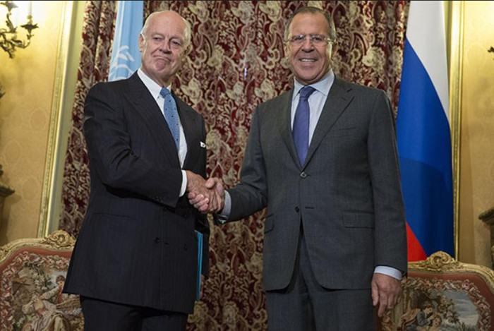 Ngoại trưởng Nga Sergei Lavrov (phải) và Đặc phái viên Liên hợp quốc về vấn đề Syria Staffan de Mistura Ngoại trưởng Nga Sergei Lavrov (phải) và Đặc phái viên Liên hợp quốc về vấn đề Syria Staffan de Mistura