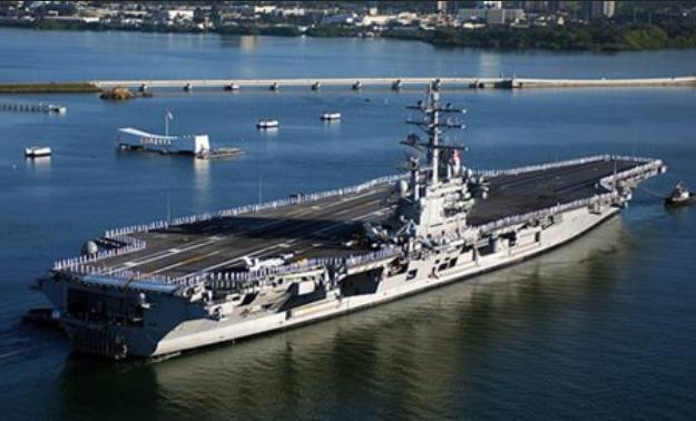 Ngày 1 tháng 10 năm 2015, tàu sân bay động cơ hạt nhân USS Ronald Reagan CVN 76 của Hạm đội 7, Hải quân Mỹ đến căn cứ Yokosuka ở Nhật Bản. Ngày 1 tháng 10 năm 2015, tàu sân bay động cơ hạt nhân USS Ronald Reagan CVN 76 của Hạm đội 7, Hải quân Mỹ đến căn cứ Yokosuka ở Nhật Bản.