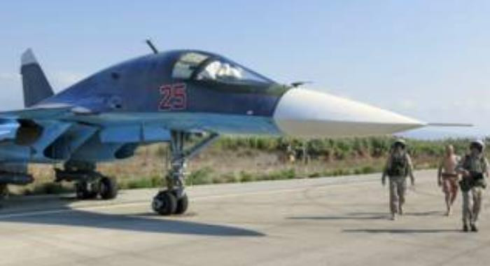 Máy bay chiến đấu Nga triển khai không kích ở Syria Máy bay chiến đấu Nga triển khai không kích ở Syria