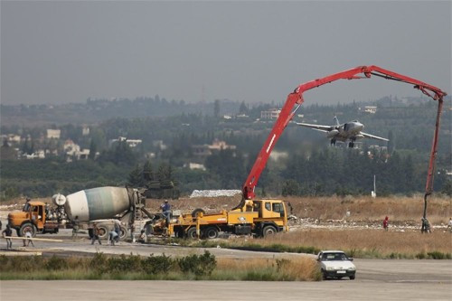 Máy bay quân sự Nga lắp bom xuất kích Máy bay quân sự Nga lắp bom xuất kích
