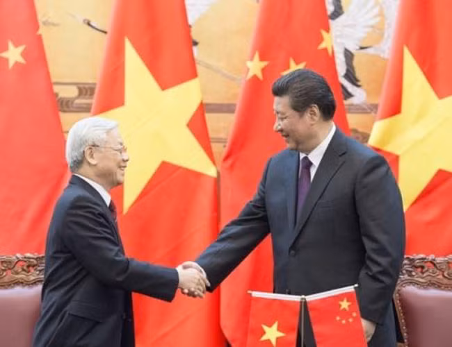 Việt Nam đạt đồng thuận với Trung Quốc về giải quyết hòa bình các vấn đề trên biển, nhưng không có nghĩa là Việt Nam từ bỏ chủ quyền, mà sẽ đấu tranh kiên quyết và mạnh mẽ với Trung Quốc để lấy lại và bảo vệ chủ quyền đối với quần đảo Hoàng Sa, quần đảo Trường Sa cũng như các vùng biển liên quan theo luật pháp quốc tế