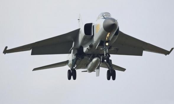 Máy bay chiến đấu ném bom JH-7 Trung Quốc