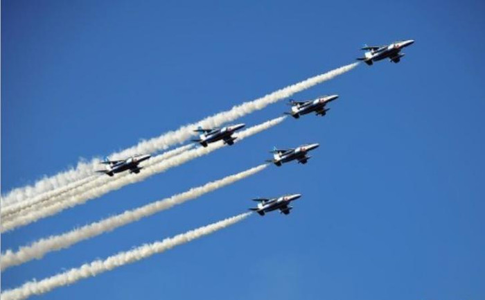 Hải quân Nhật Bản tiến hành duyệt binh quy mô lớn trên biển (nguồn mạng sina Trung Quốc) Hải quân Nhật Bản tiến hành duyệt binh quy mô lớn trên biển (nguồn mạng sina Trung Quốc)