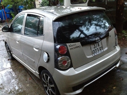 Chiếc xe ô tô các đối tượng dùng để chạy trốn